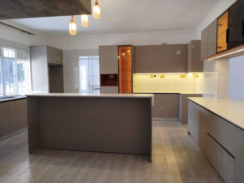 Neutral Kitchen Project Image